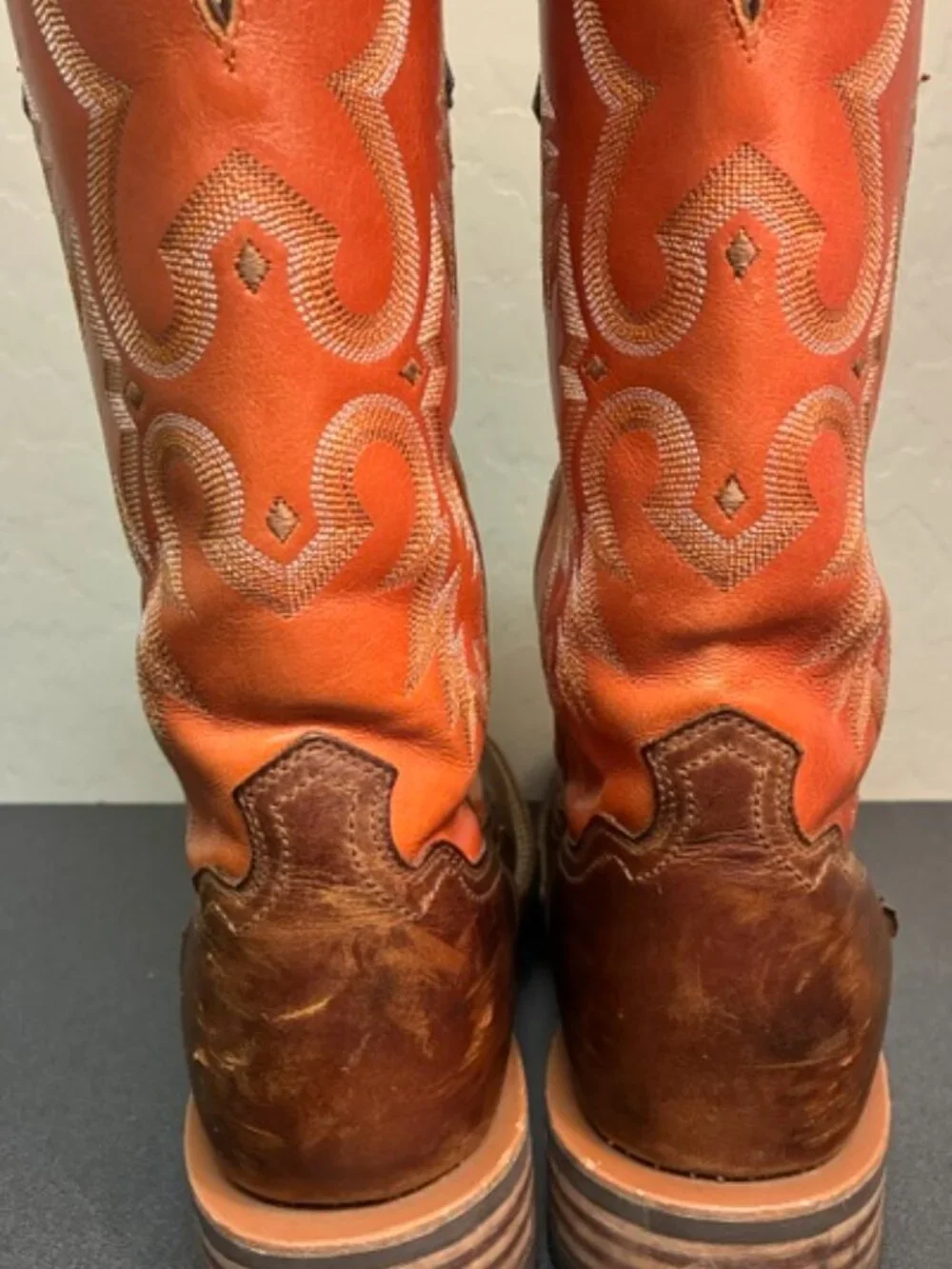 Ariat Men's 9.5D Western Cowboy Boots Leather Upper Square Toe 10014023